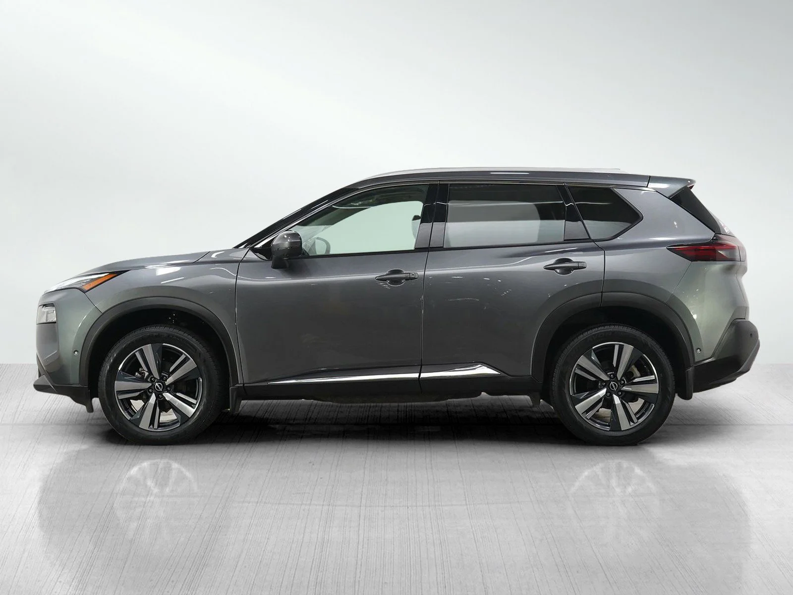 Used 2023 Nissan Rogue SL with VIN 5N1BT3CB5PC816656 for sale in Minneapolis, Minnesota