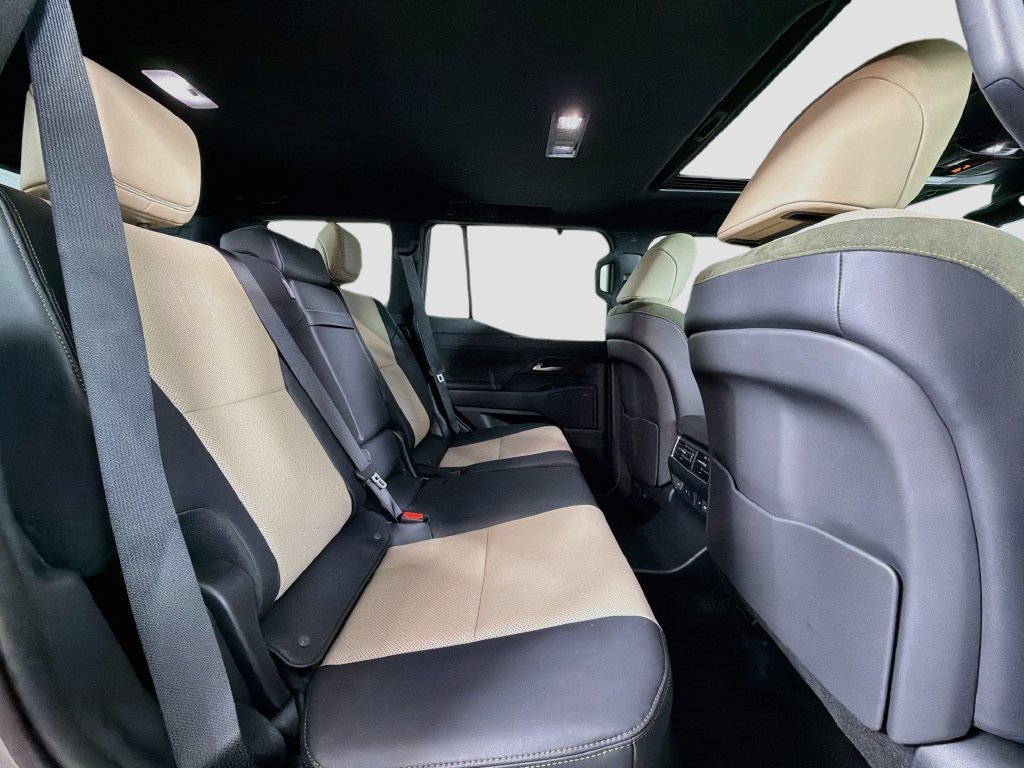 Used 2026 Silver Lexus 550 Overtrail+ image 29
