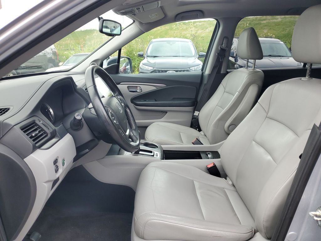 Used 2016 Lunar Silver Metallic Honda EX-L image 10