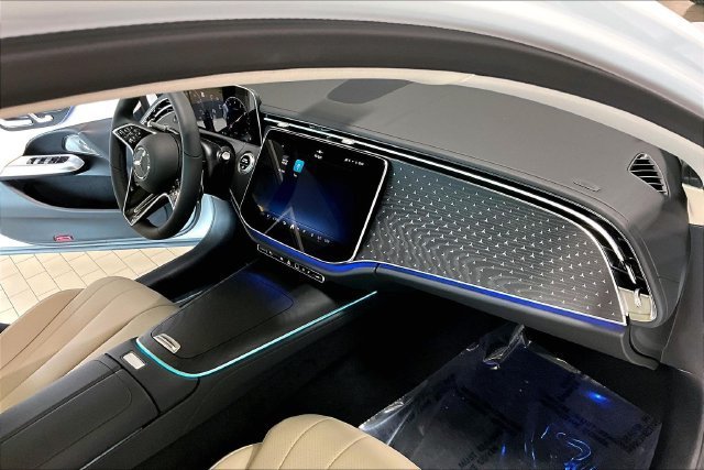 New 2026 MANUFAKTUR Moonlight White Metallic Mercedes-Benz E 450 image 48