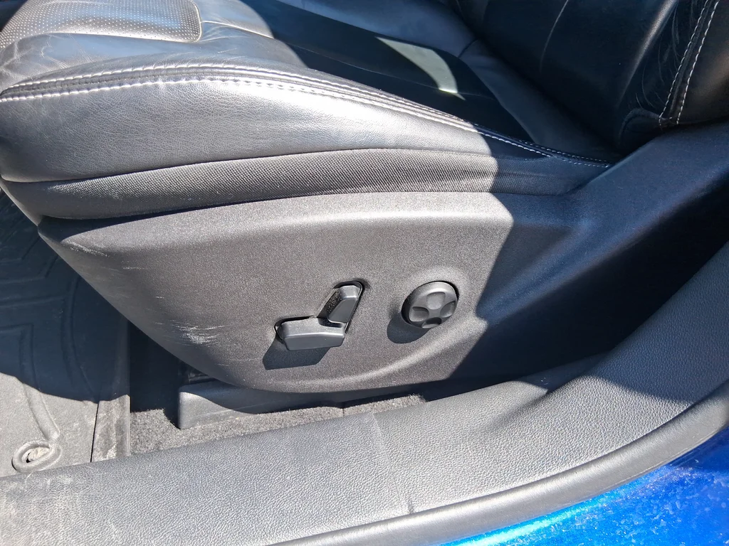Used 2014 Blue Dodge Limited image 18