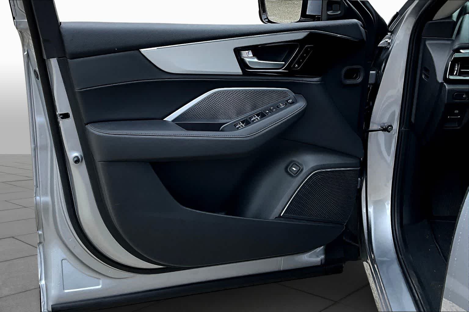 New 2026 Solar Silver Metallic Acura  image 10
