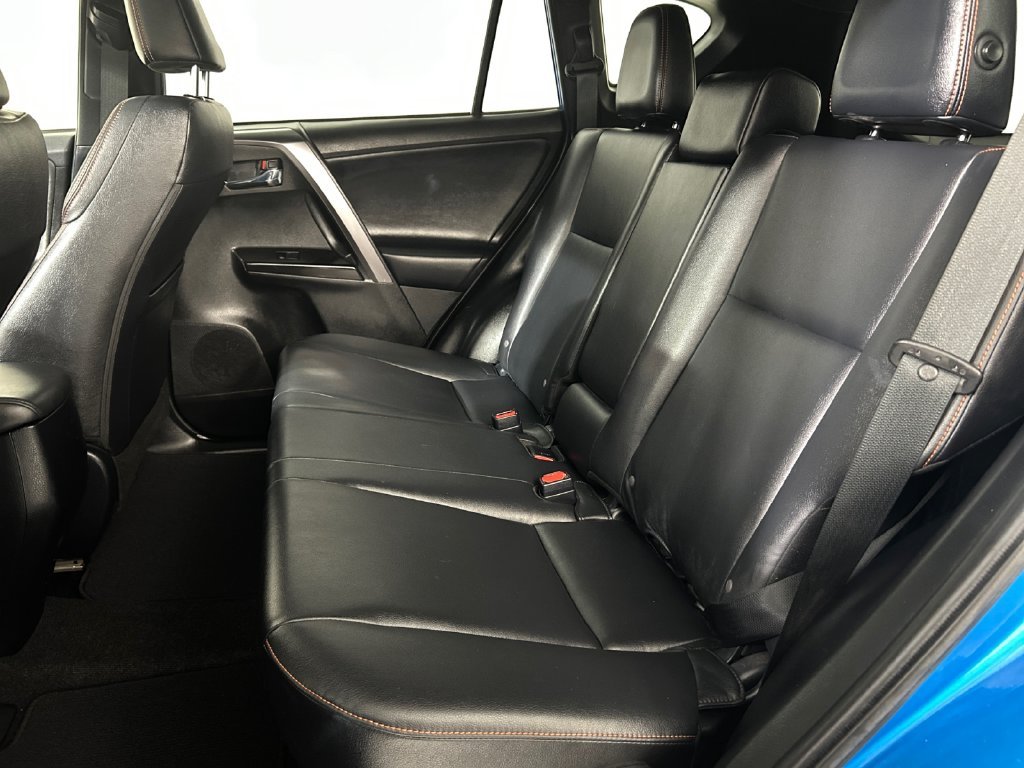 Used 2016 Blue Toyota SE image 17