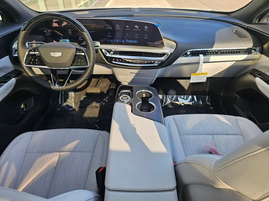 2026 Cadillac LYRIQ Luxury - Photo 17