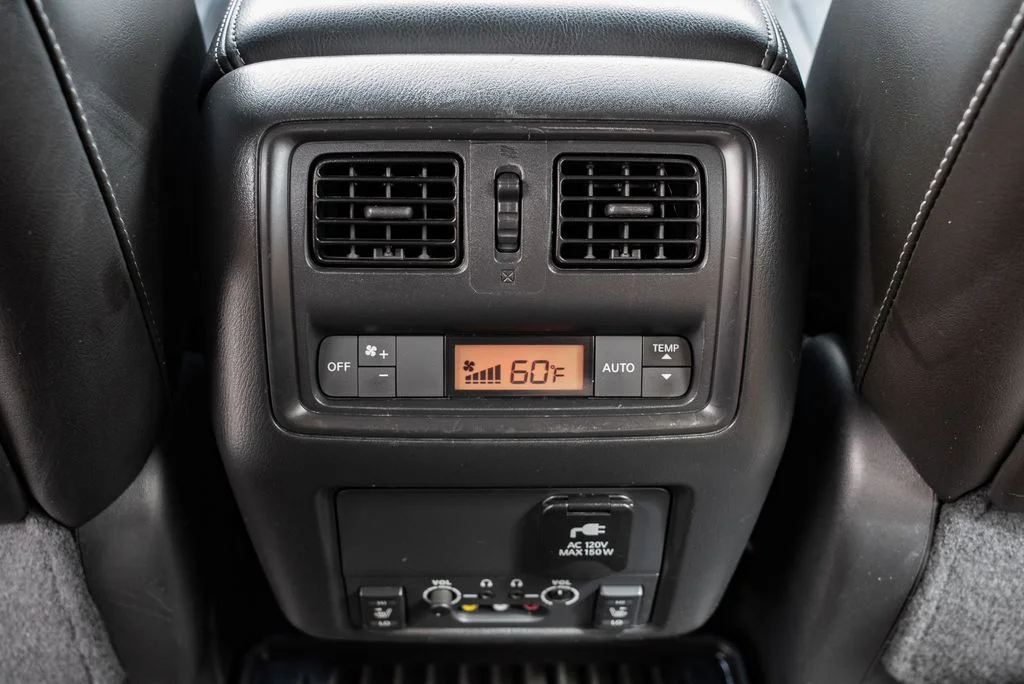 Used 2013 Black Nissan Platinum image 9