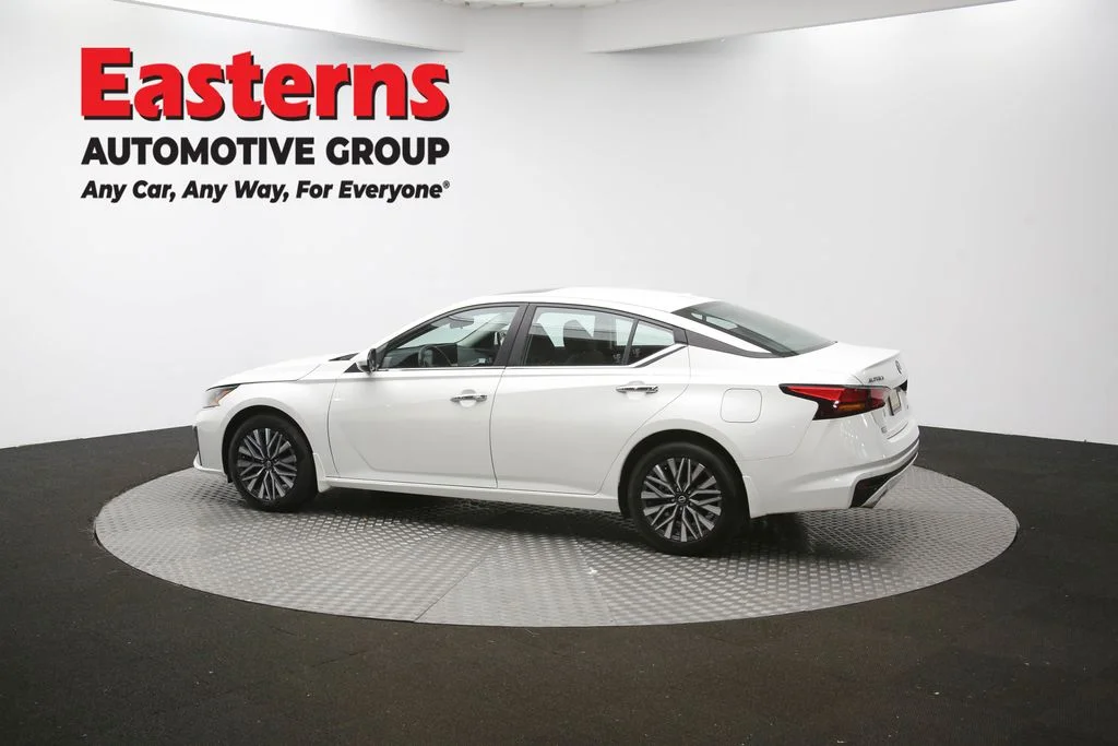 Used 2024 White Nissan 2.5 SV image 62
