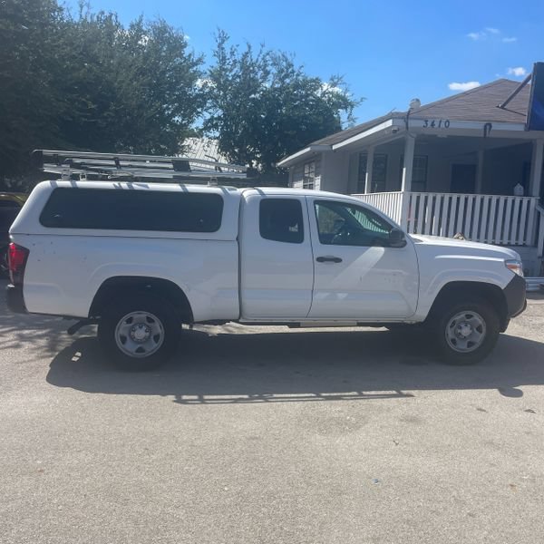 Used 2022 White Toyota SR image 9