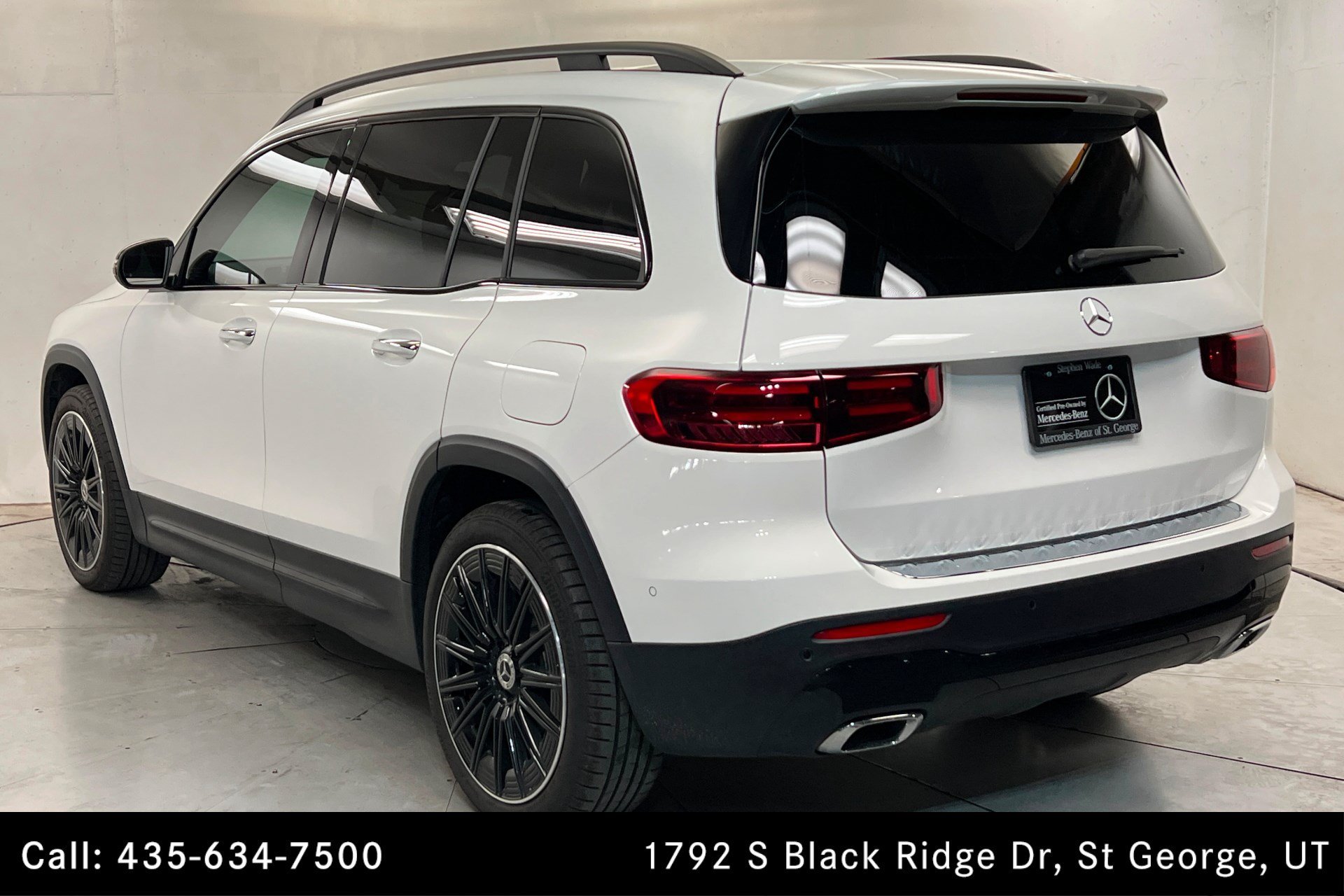 Certified Used 2026 Polar White Mercedes-Benz GLB 250 image 3