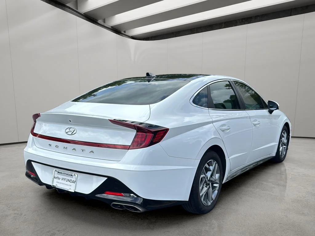 Used 2023 Serenity White Hyundai SEL image 5
