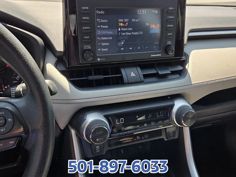 Used 2021 Magnetic Gray Metallic TOYOTA XLE FWD image 17