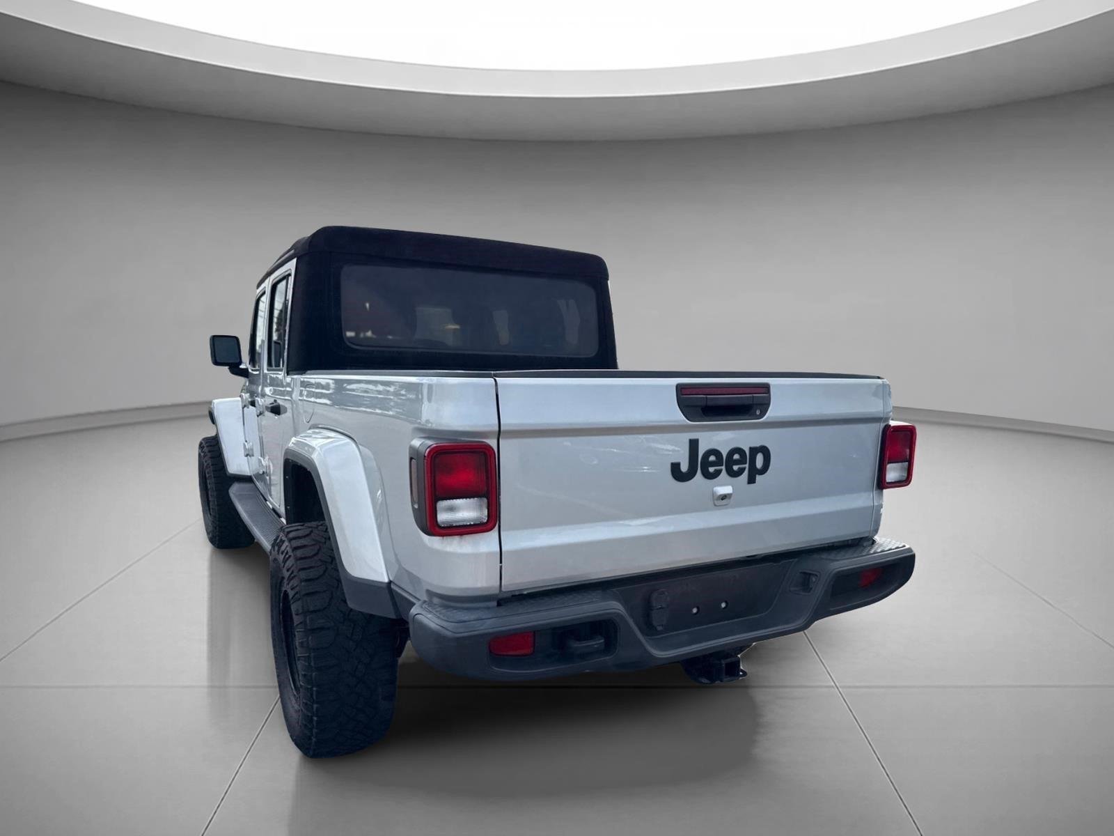Used 2022 Silver Zynith Clearcoat Jeep Sport S image 15