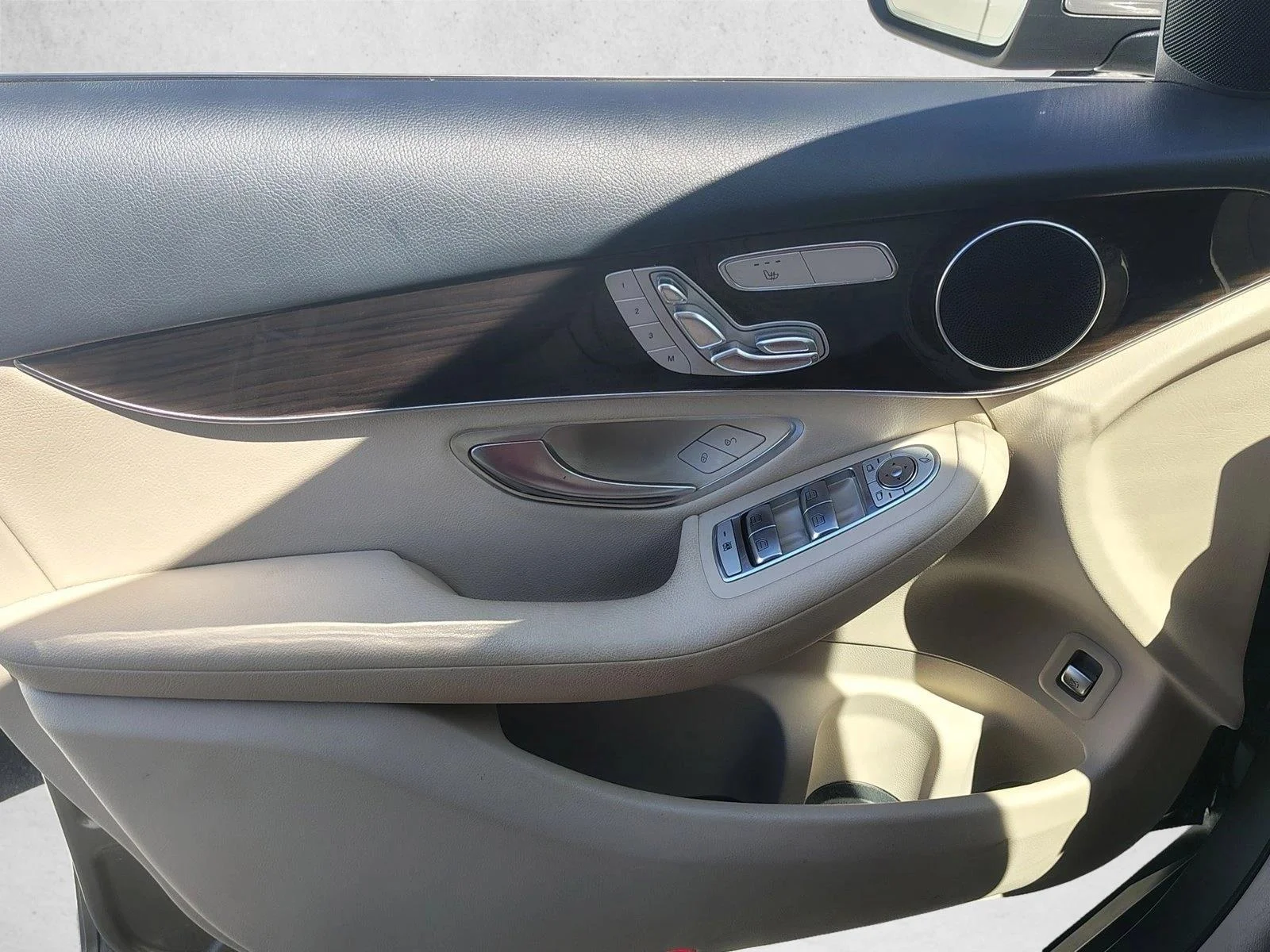 Used 2020 Mojave Silver Metallic Mercedes-Benz GLC 300 image 7