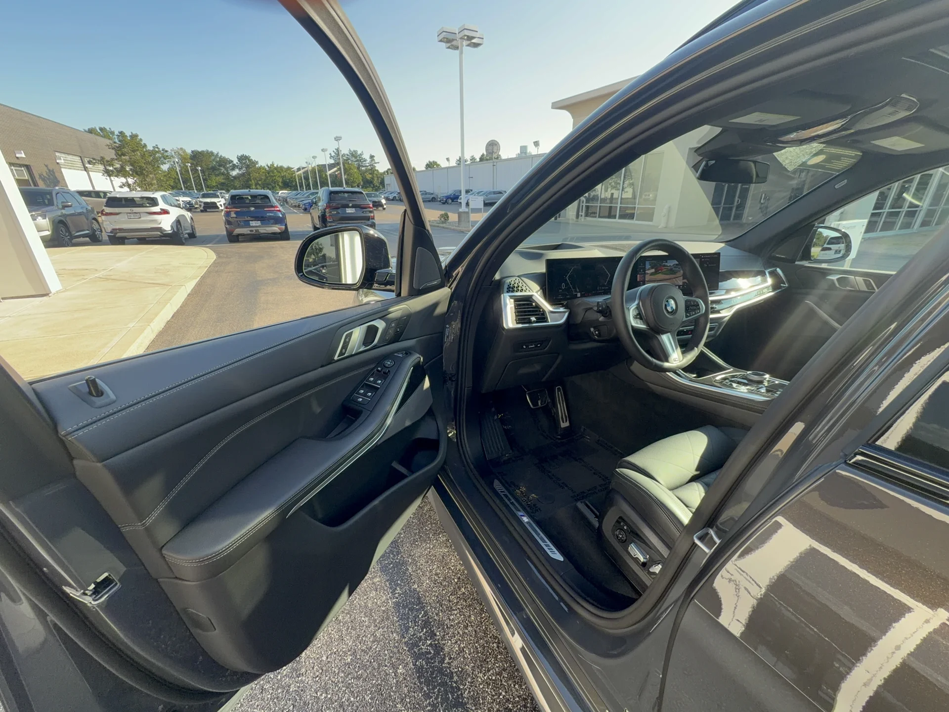 Certified Used 2025 Dravit Grey Metallic BMW xDrive40i image 9