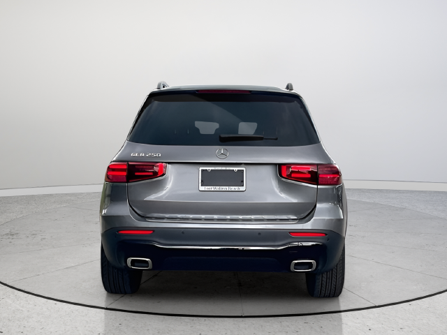 Used 2025 Gray Mercedes-Benz GLB 250 image 4