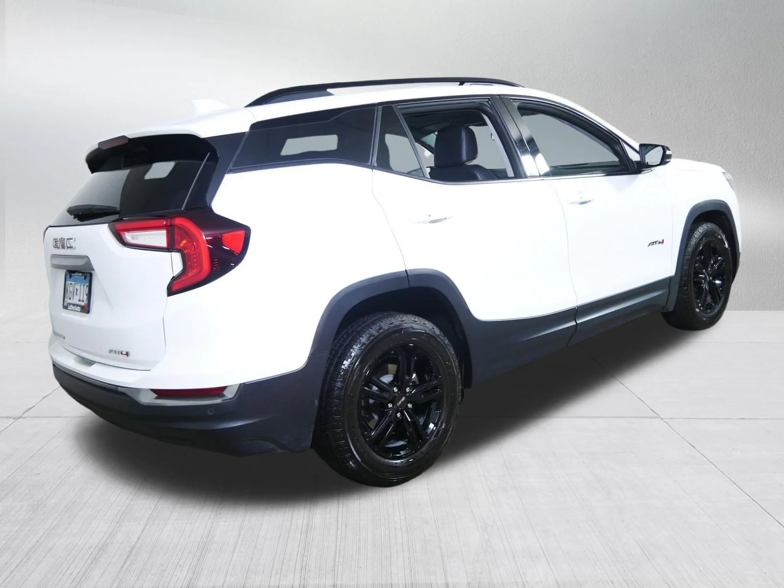 Used 2022 Summit White GMC AT4 image 7