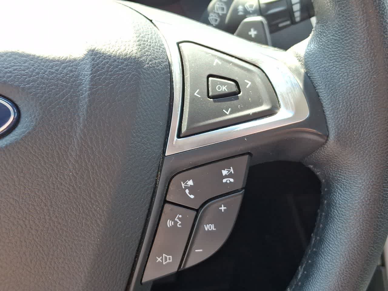 Used 2020 Magnetic Metallic Ford SEL image 24