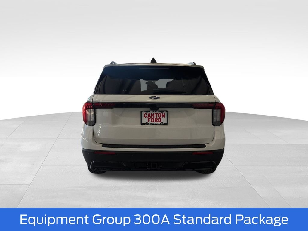 New 2026 Star White Metallic Tri-Coat Ford ST-Line image 5