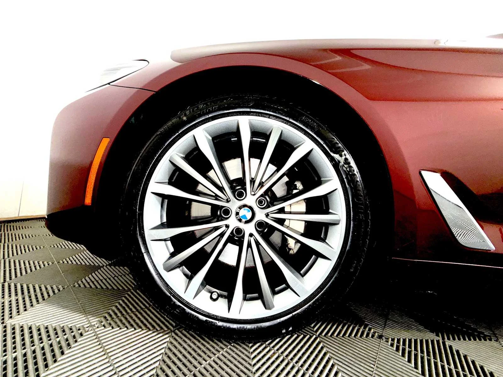 Used 2023 Aventurin Red Metallic BMW 530i xDrive image 8