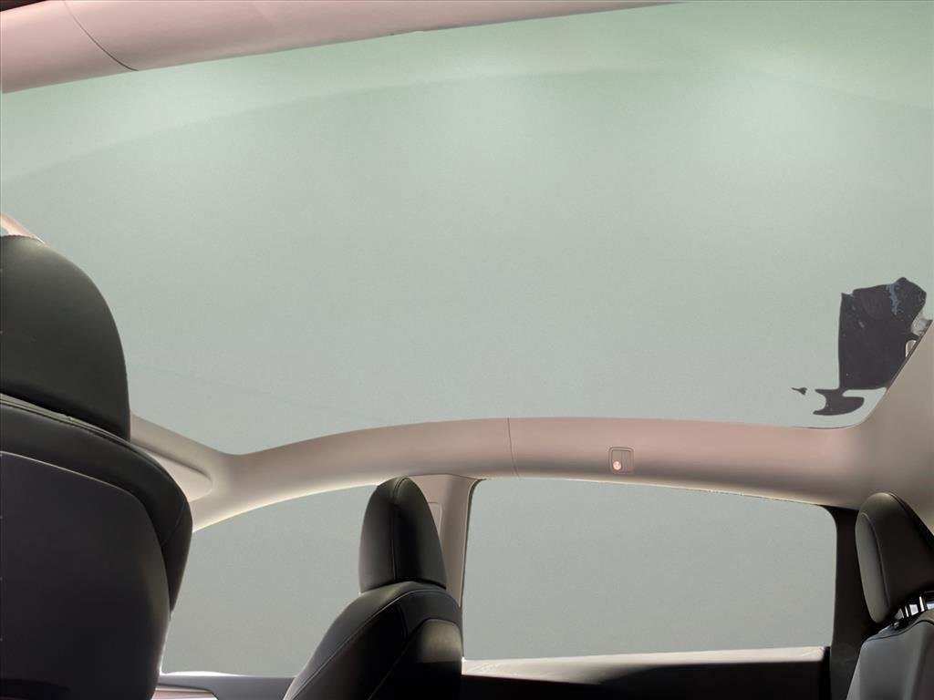 Used 2023  TESLA  image 18
