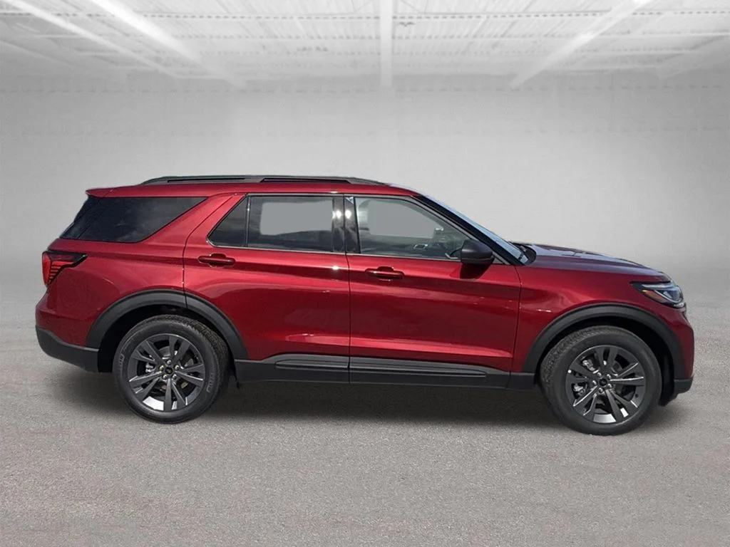 New 2027 Ruby Red Metallic Tinted Clearcoat Ford Active image 9