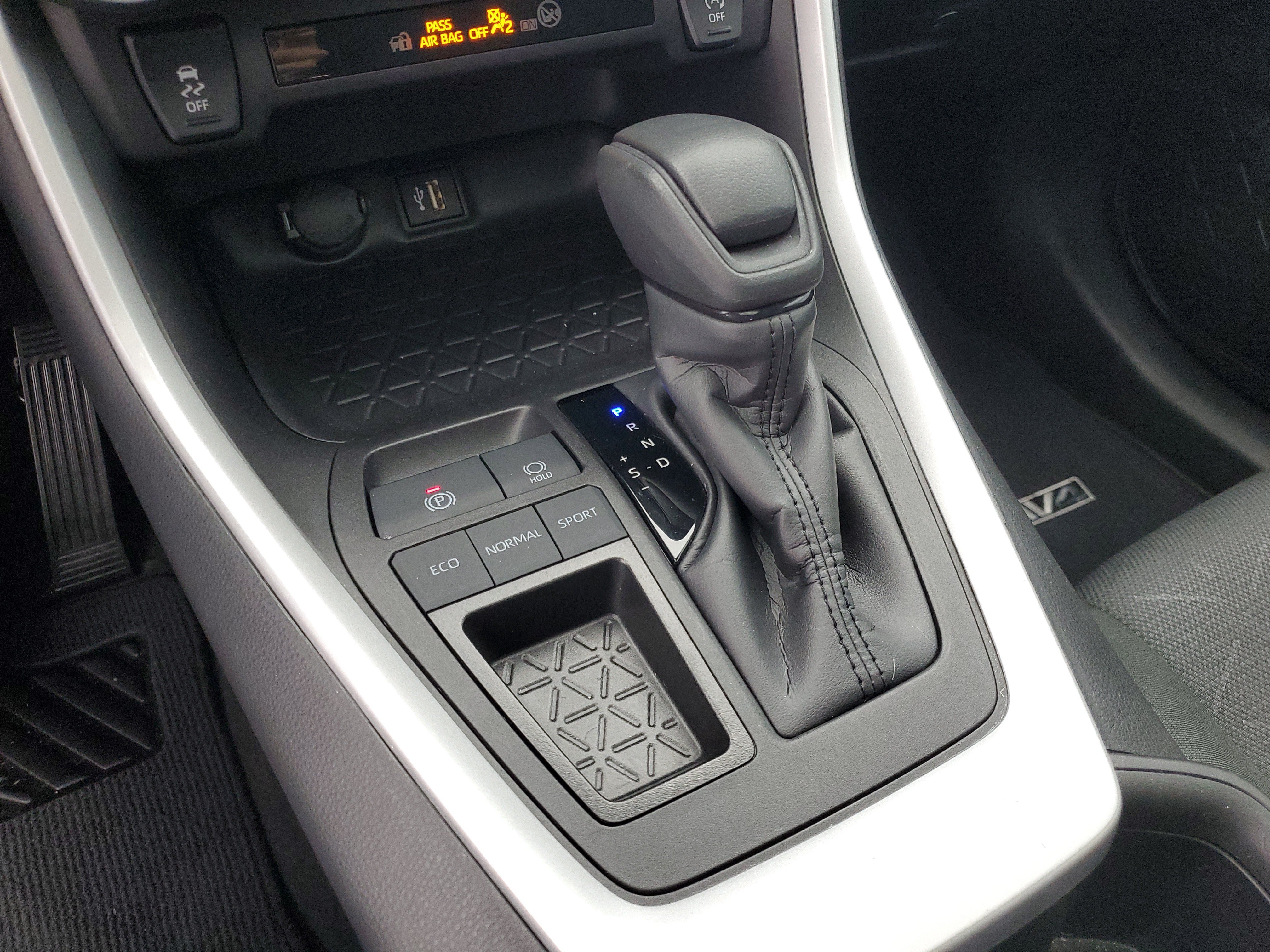 Used 2024 Ice Cap Toyota XLE image 32