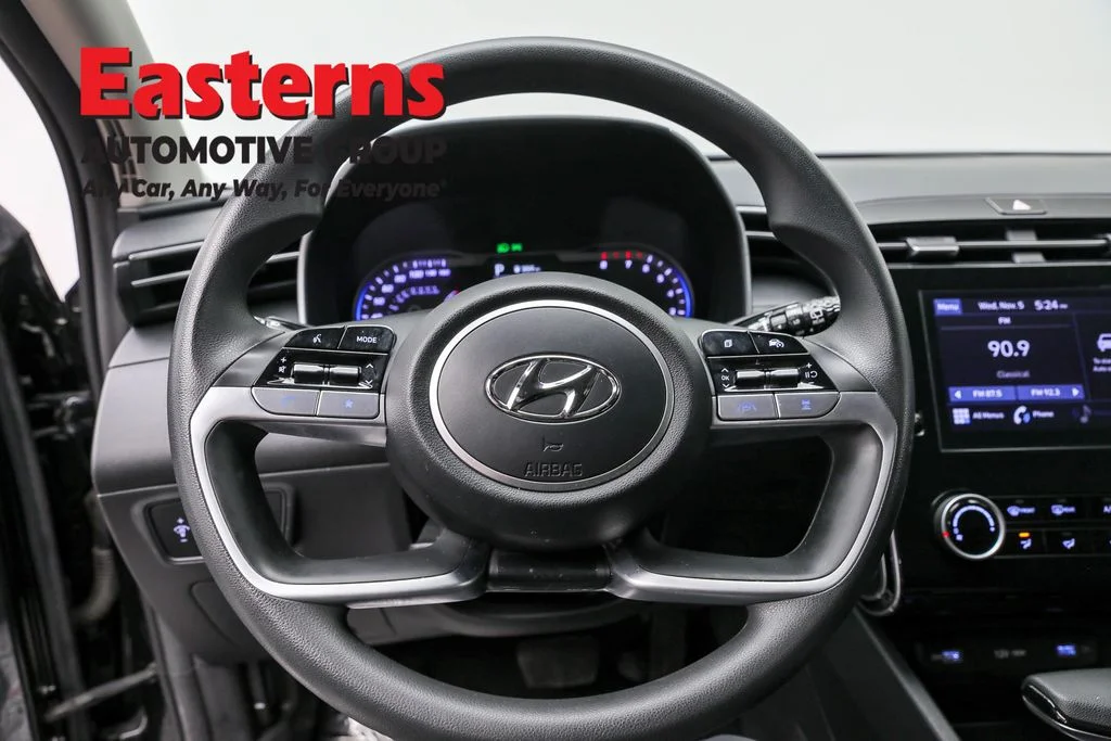Used 2022 Black Hyundai SEL image 10