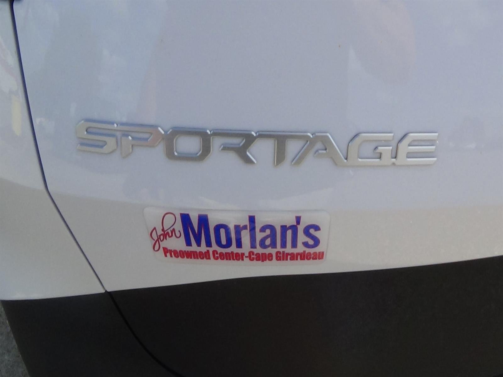 Certified Used 2025 Glacial White Pearl (gwp) Kia LX image 10