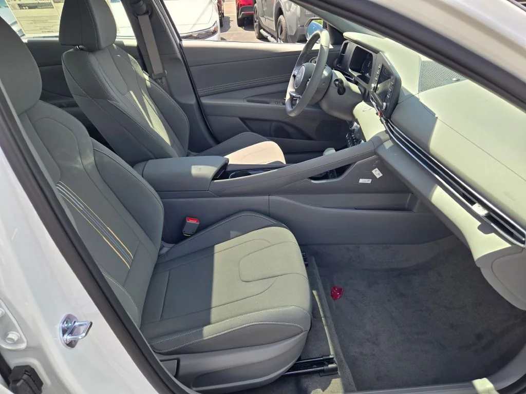 New 2026 White Hyundai SEL Sport image 6