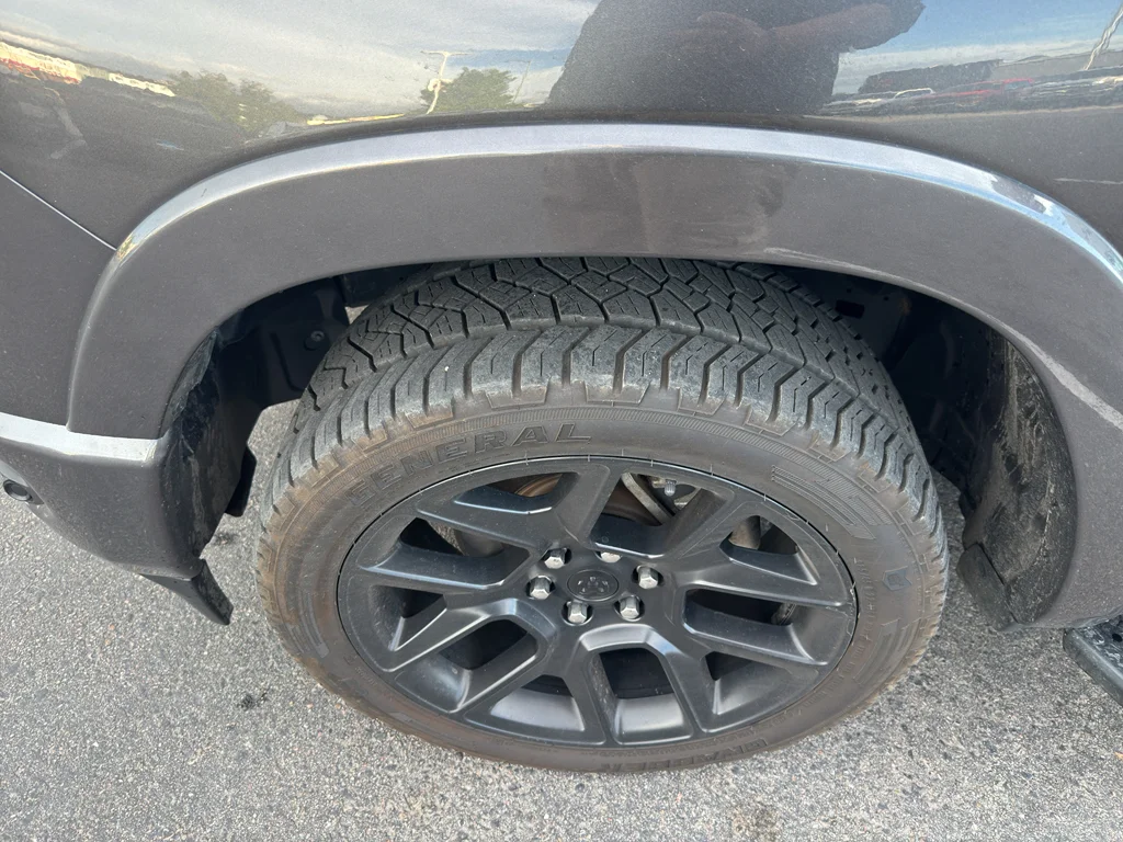 Used 2022 Granite Crystal Metallic Clearcoat Ram Laramie image 38