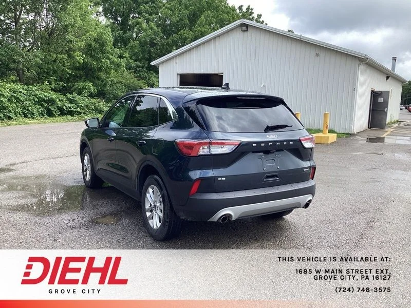 Used 2022 Blue Ford SE image 5