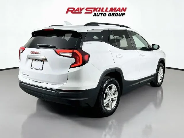 Used 2023 White GMC SLE image 7