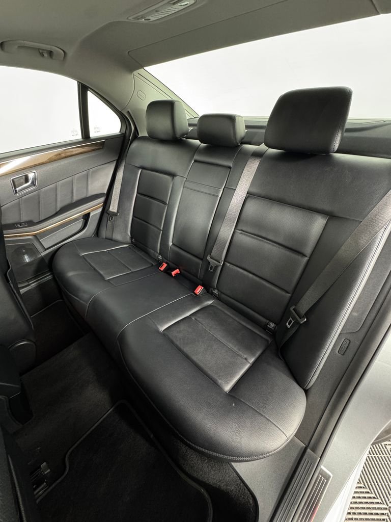 Used 2010 Iridium Silver Metallic Mercedes-Benz E 350 image 18