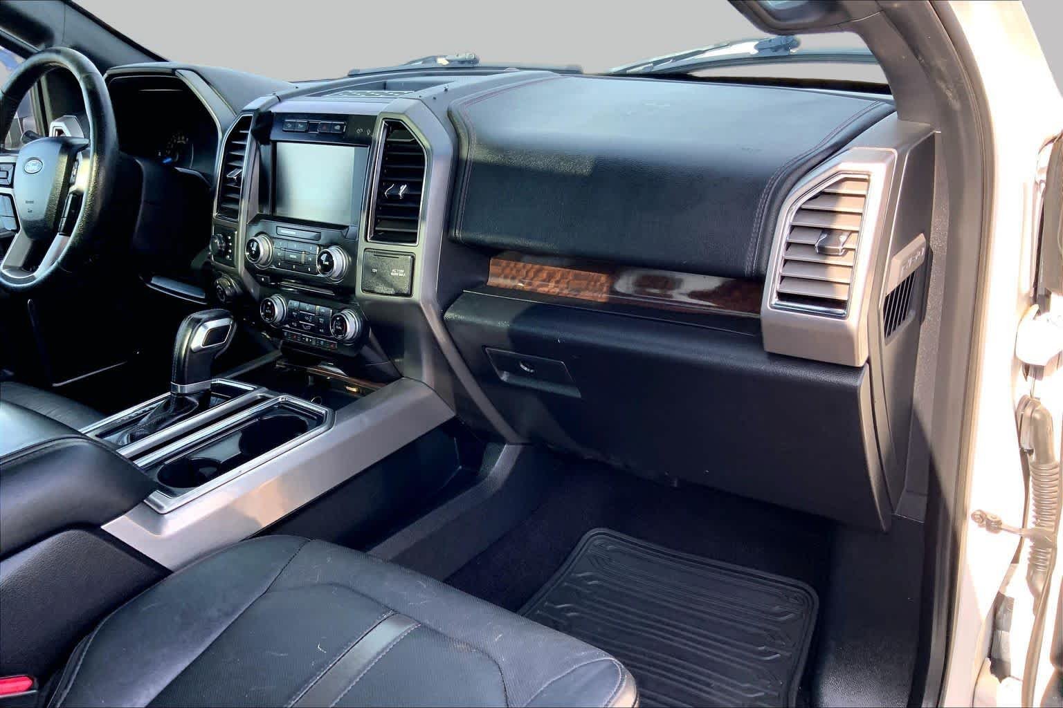Used 2015 White Platinum Metallic Tri-Coat Ford Platinum image 16