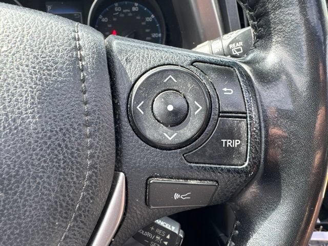 Used 2018 Galactic Aqua Mica Toyota XLE image 4