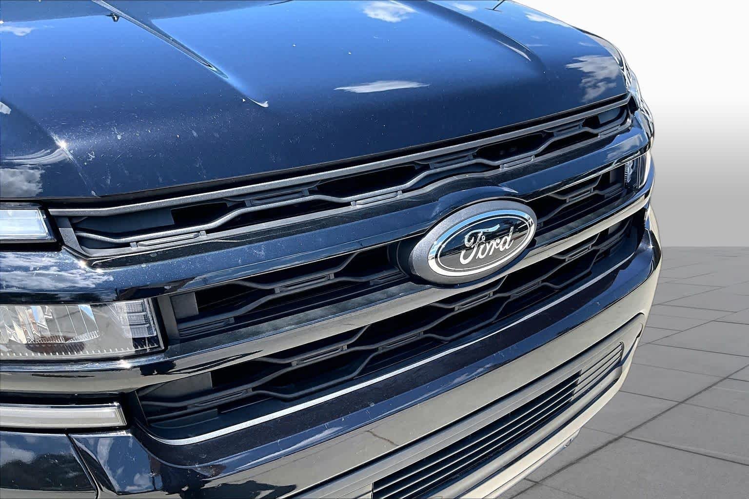 Used 2022 Agate Black Metallic Ford XLT image 28