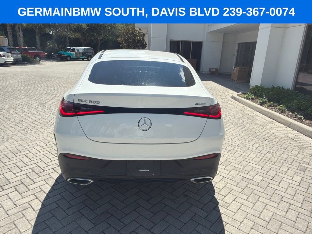 Used 2024  Mercedes-Benz GLC 300 Coupe image 4