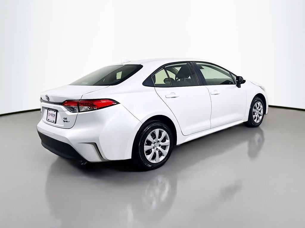 Used 2026 Wind Chill Pearl Toyota Hybrid LE image 7