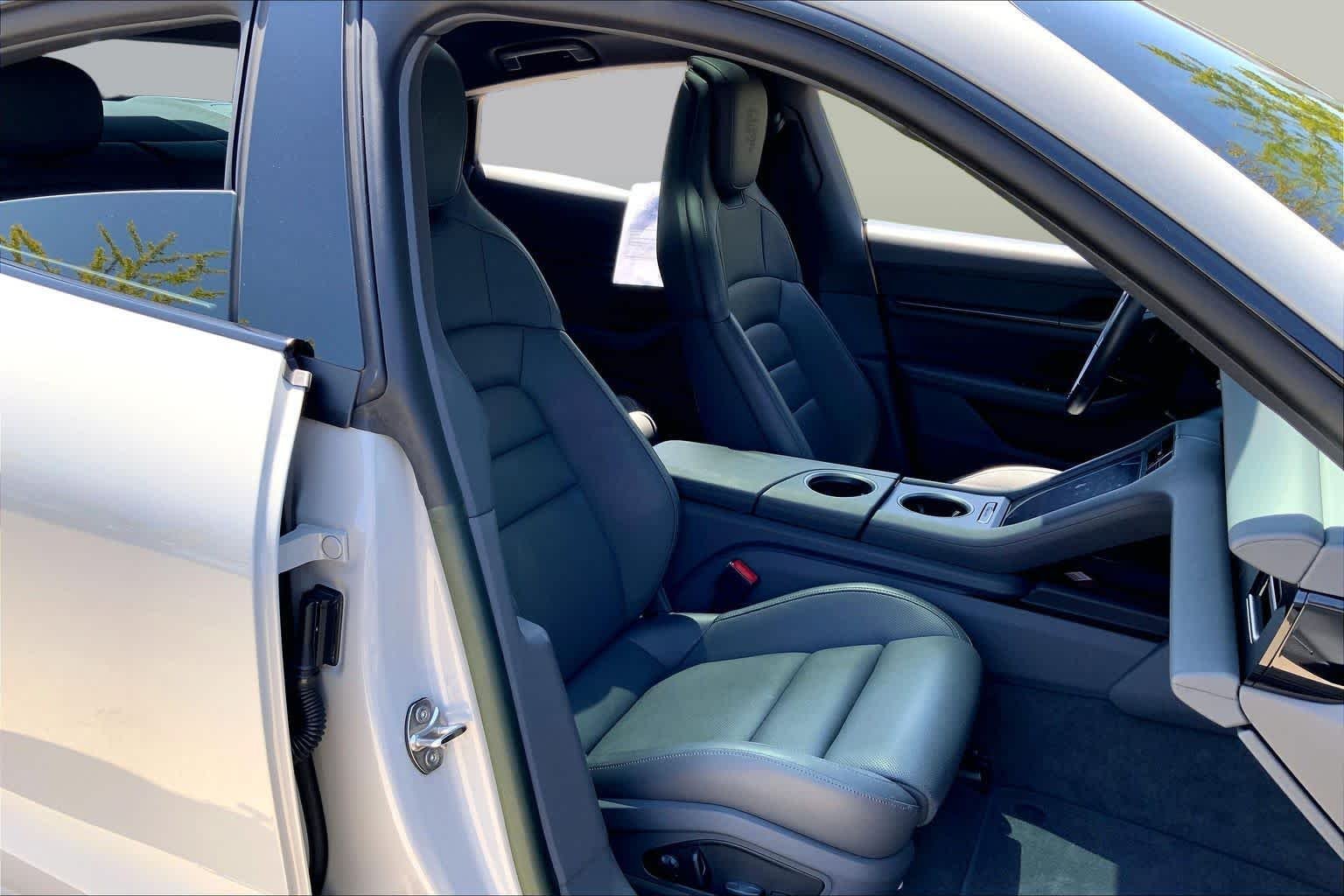 Used 2022 Chalk Porsche  image 8