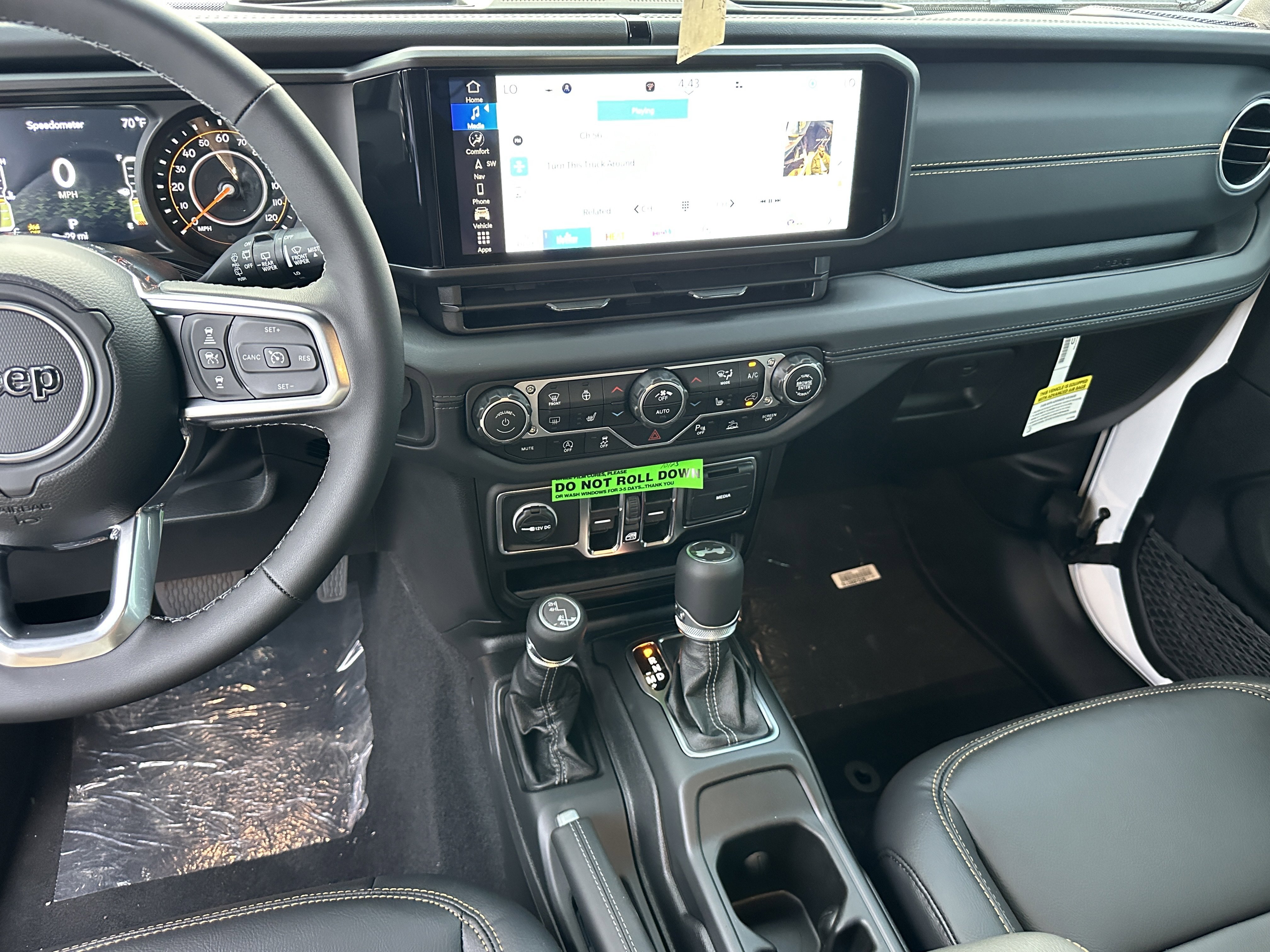 2025 Jeep Wrangler 4-Door Sahara - Photo 26