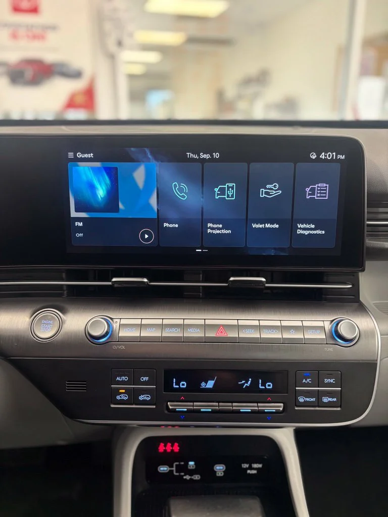 2025 Hyundai Kona SEL - Photo 16