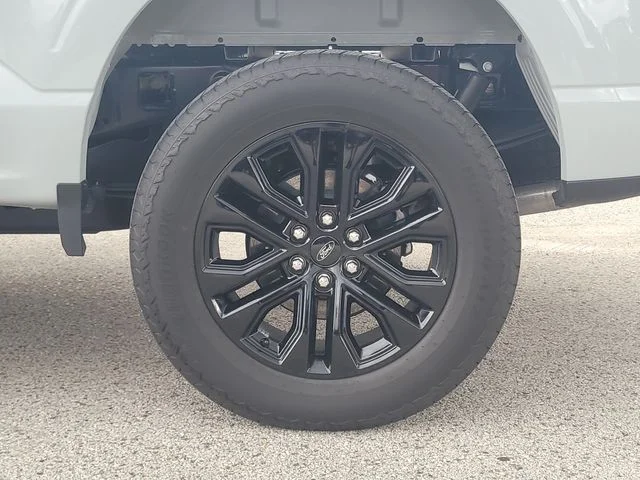 New 2026 Avalanche Ford XLT image 8