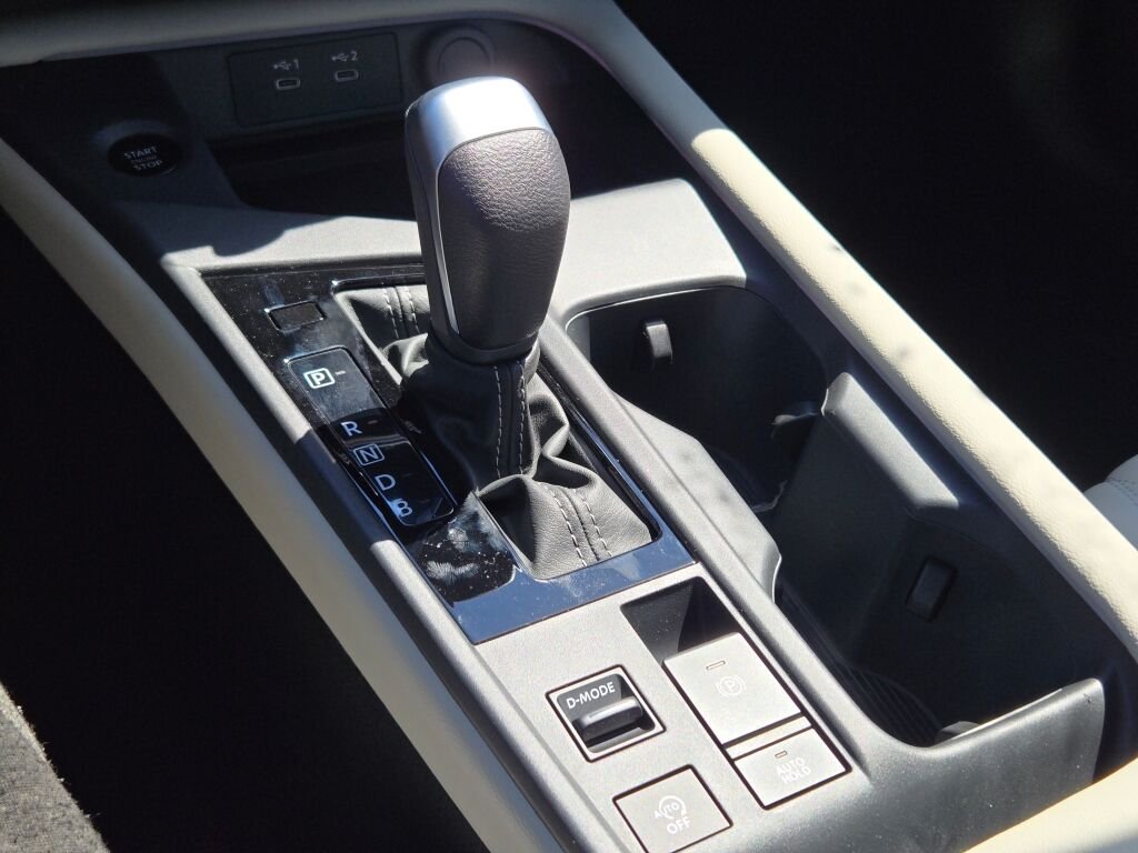 New 2026 Imperial Bronze Nissan SL image 27