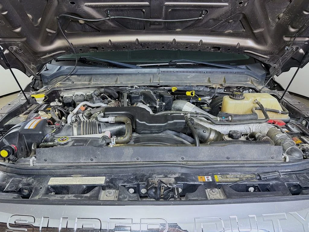 Used 2015  Ford Lariat image 25