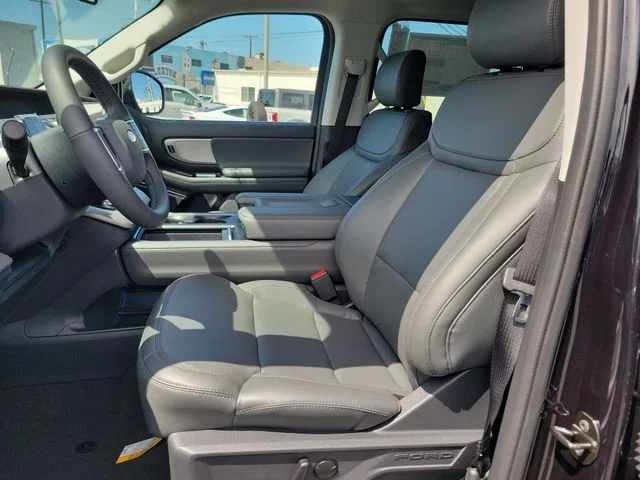 New 2027 Agate Black Metallic Ford Active image 18