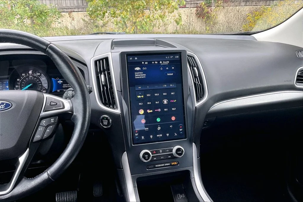 Used 2022 Gray Ford SEL image 5
