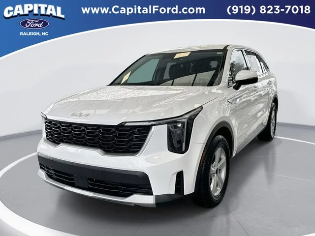 Used 2025 White Kia LX image 1