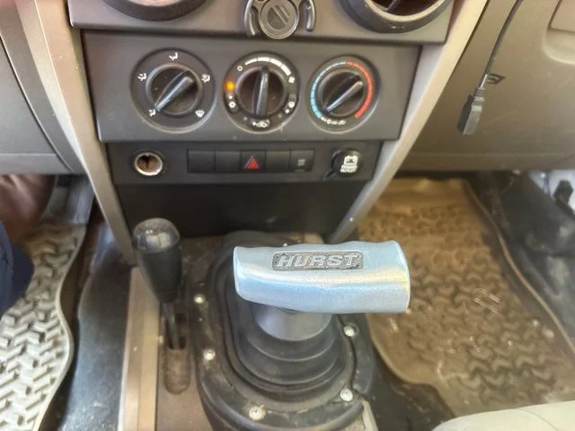Used 2008 White Jeep X image 9