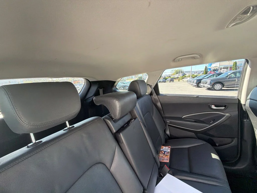 Used 2016 Black Hyundai SE image 26