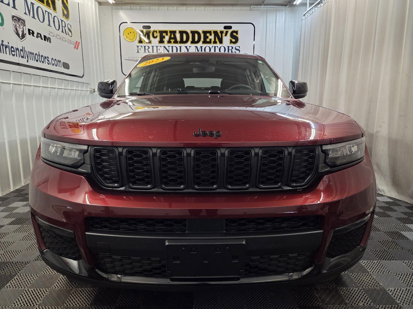 Used 2023 Velvet Red Pearlcoat Jeep Limited image 8