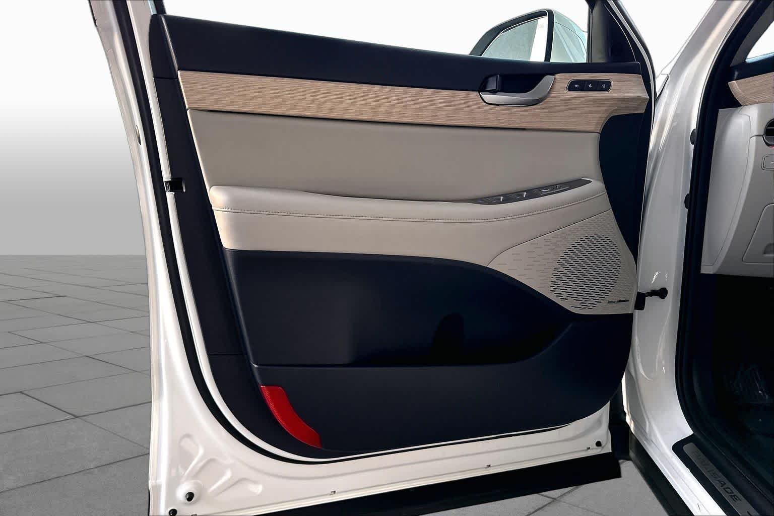 Used 2024 Hyper White Hyundai Limited image 22
